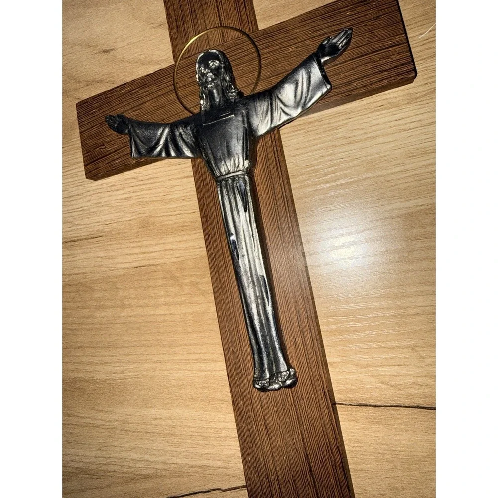 VINTAGE JESUS RISEN on THE WOODEN CROSS  W/ HALO‎ Pewter Wall Hanging